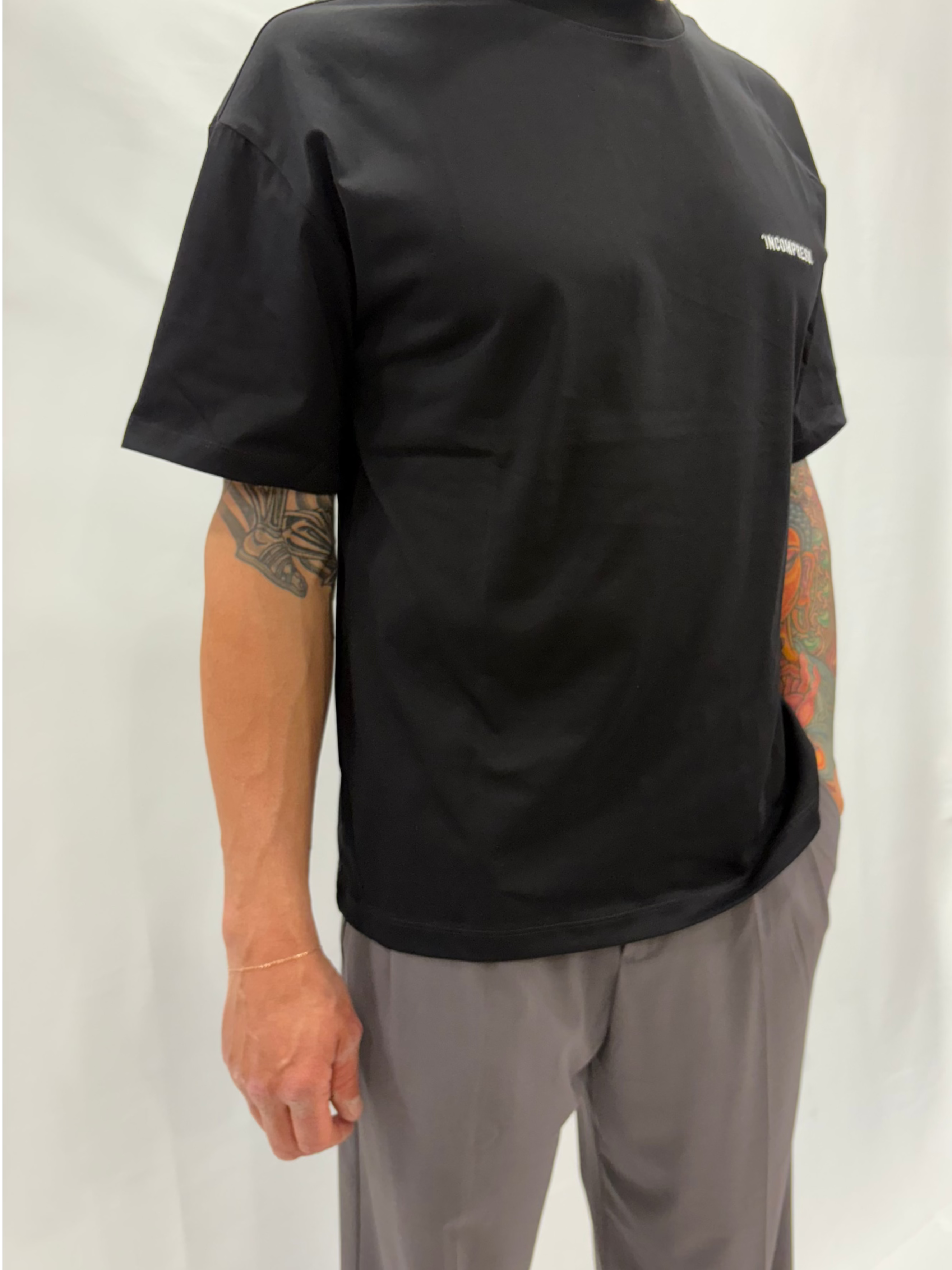 T-SHIRT INCOMPRESO LOGO RICAMO CROP NERA