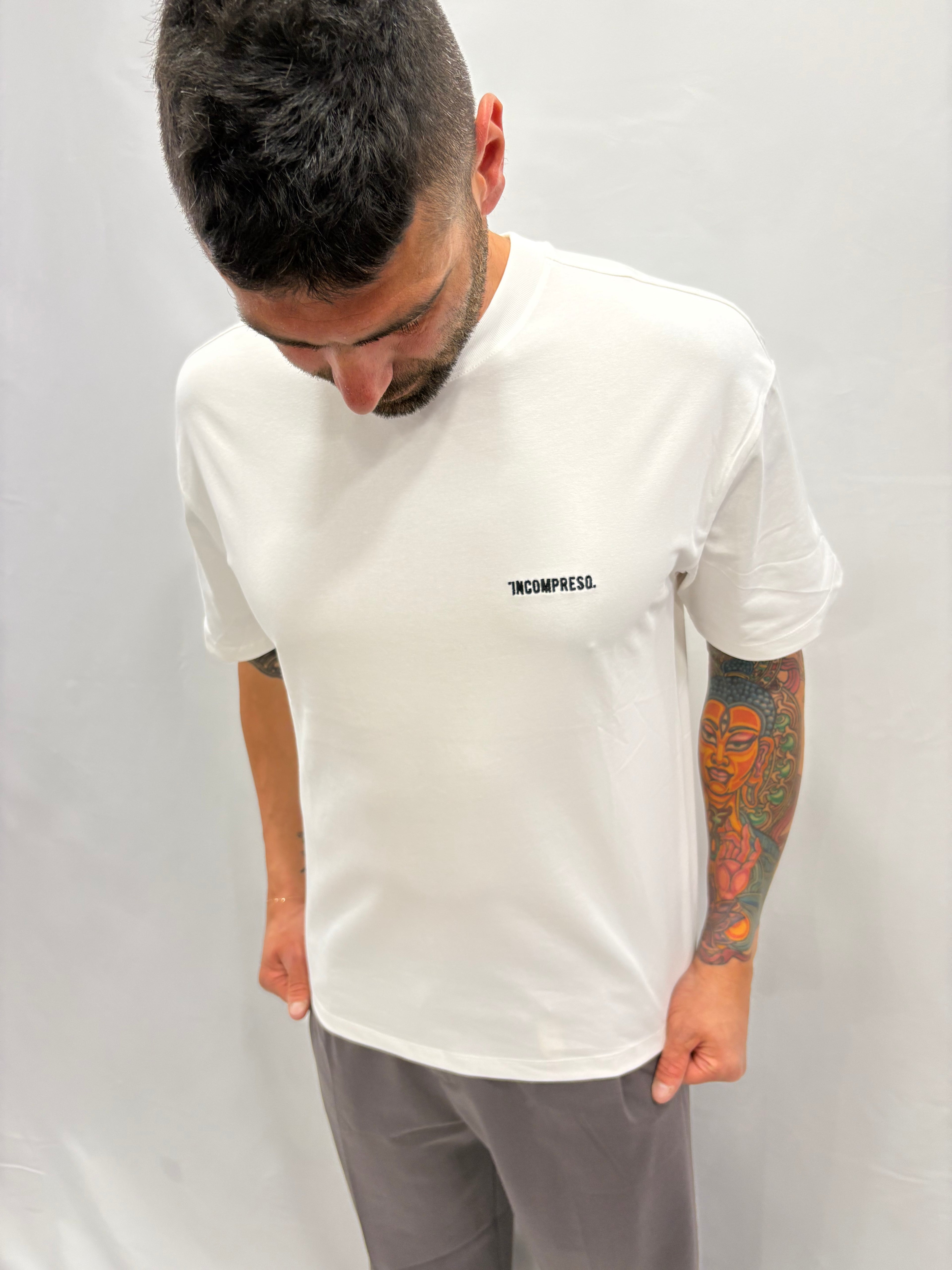 T-SHIRT INCOMPRESO LOGO RICAMO CROP BIANCA
