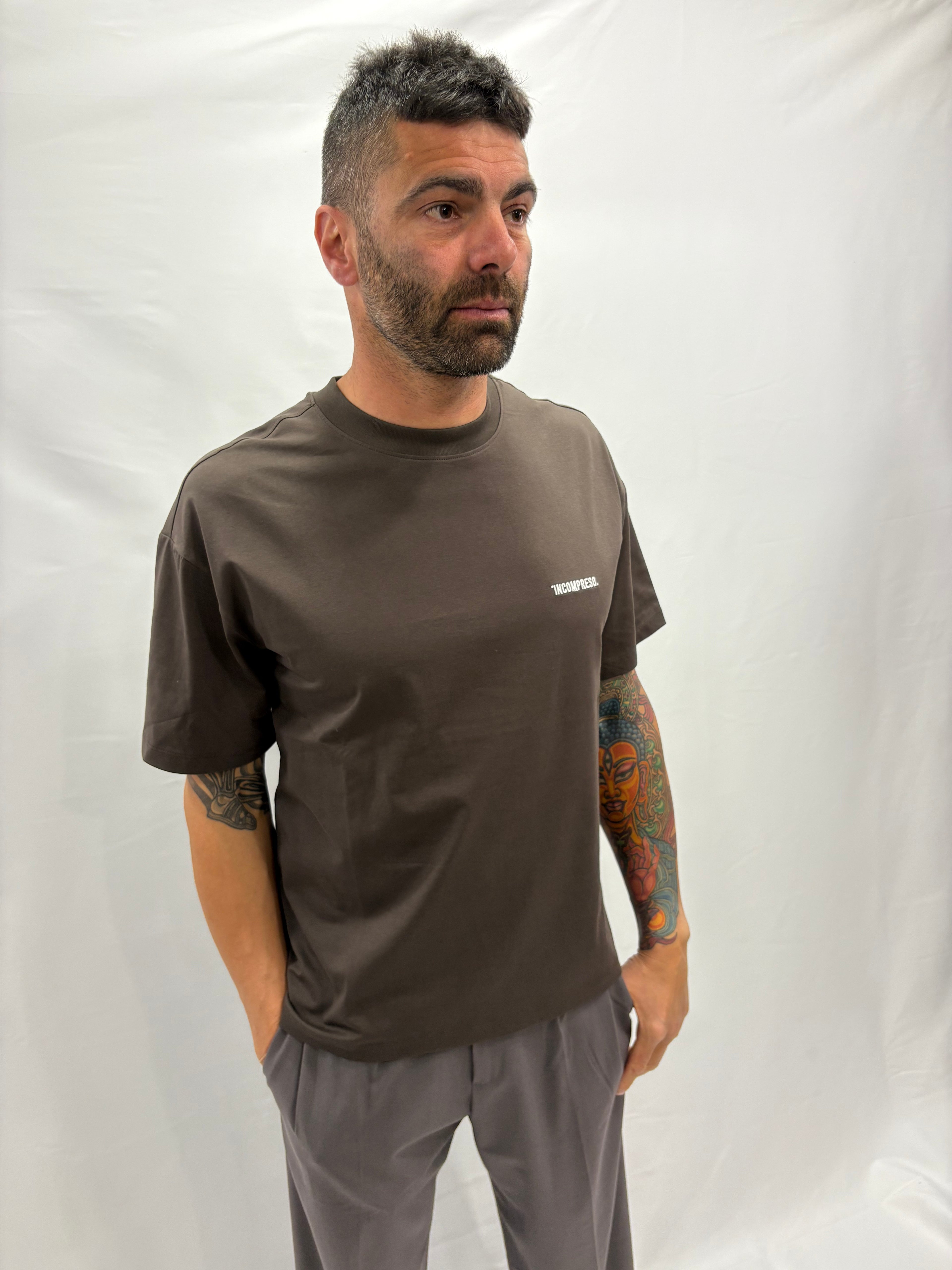 T-SHIRT INCOMPRESO LOGO RICAMO CROP MARRONE