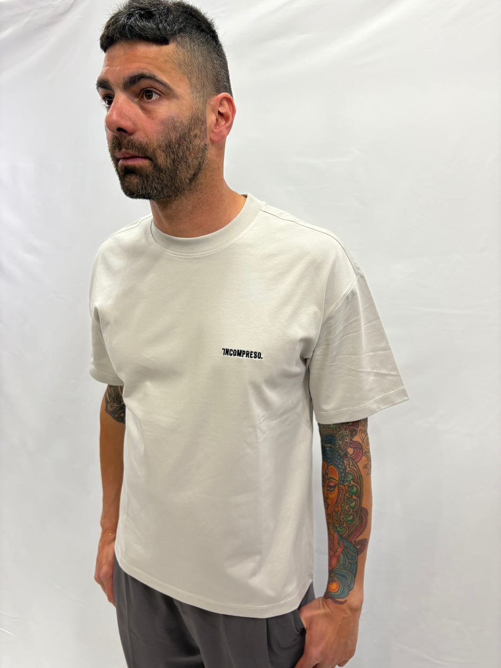T-SHIRT INCOMPRESO LOGO RICAMO CROP GHIACCIO