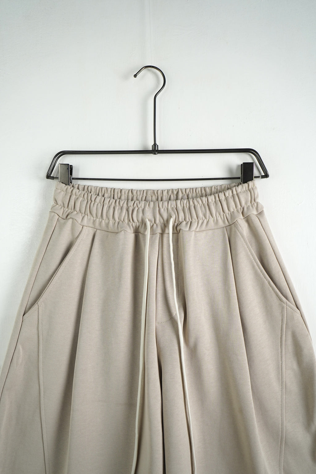 PANTALONCINO BALLOON IN FELPA BEIGE