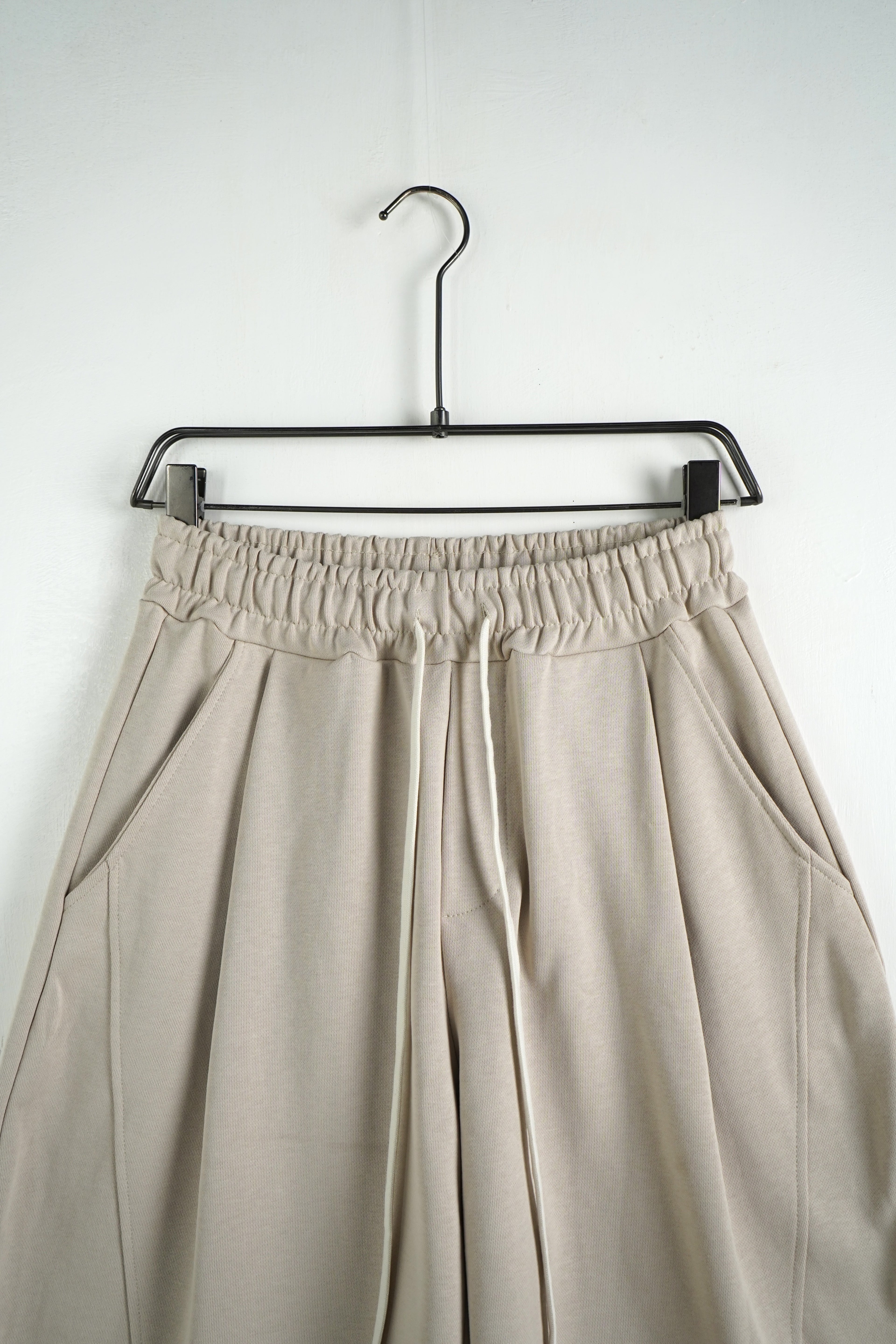 PANTALONCINO BALLOON IN FELPA BEIGE